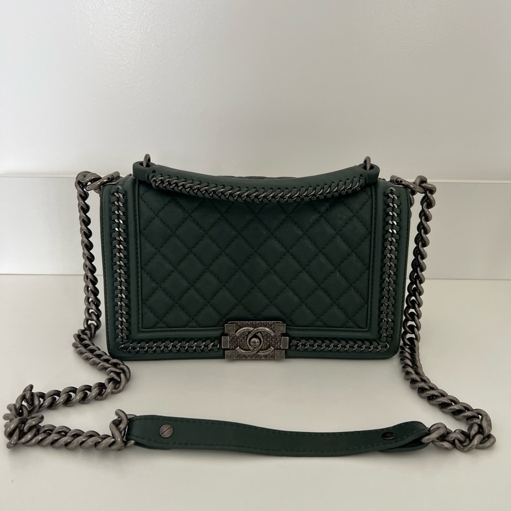 CHANEL Green Quilted Crossbody Bag with Chain Strap